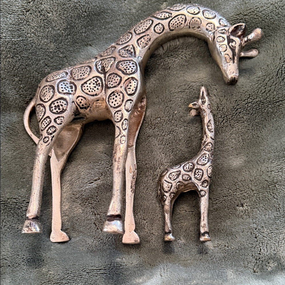 Silver Giraffe Figurine Set